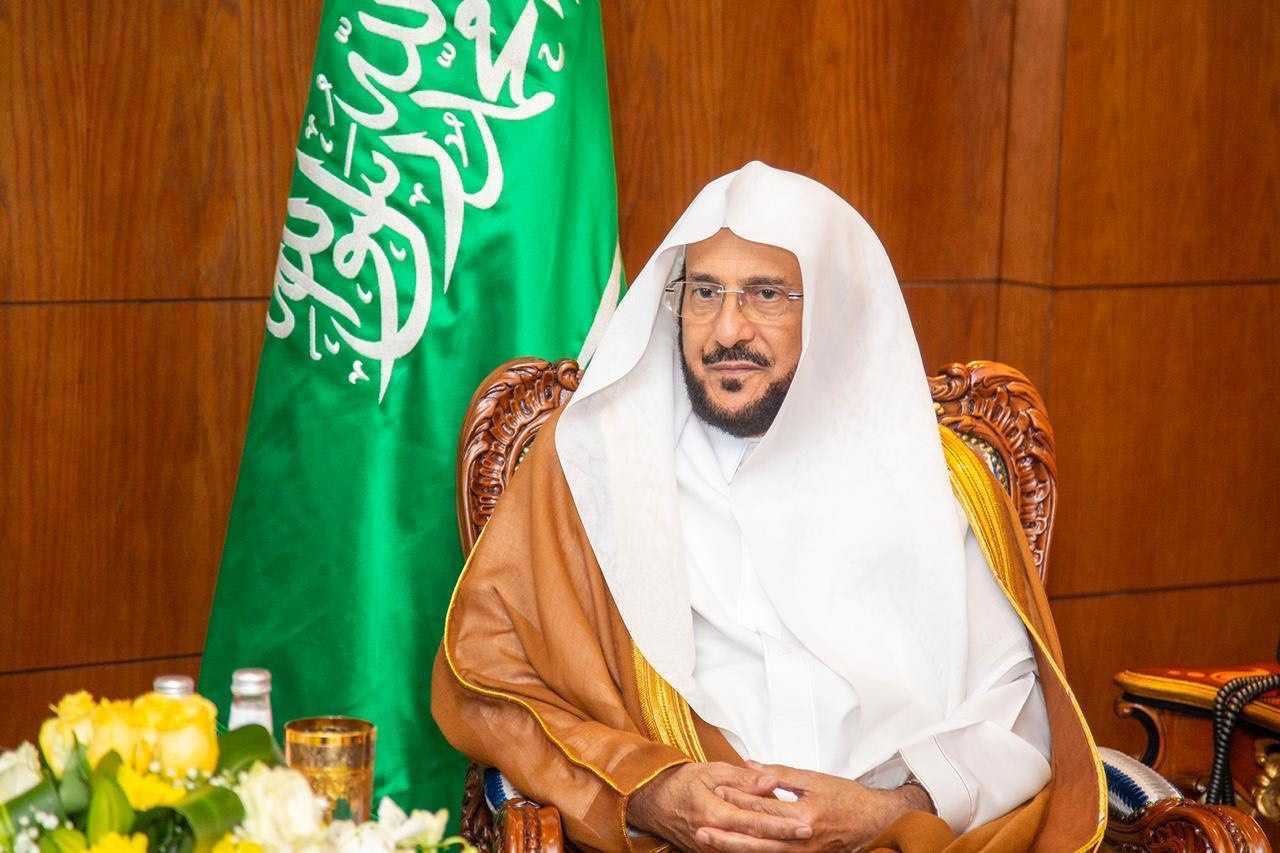 خطباء الجوامع بالسعودية يتناولون بإسهاب الضوابط الشرعية لاستخدام وسائل التواصل والذكاء الاصطناعي ويحذرون من مخاطر إساءة استخدامها