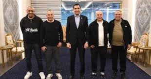 وزير الرياضة يراجع استعدادات المنتخب الوطني ويؤكد توفير كل سبل الدعم