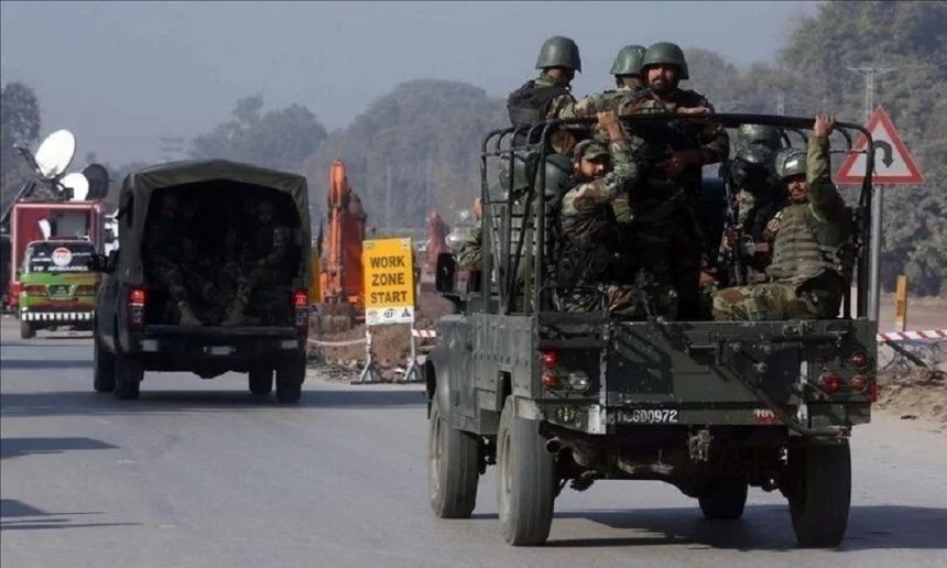  مقتل 22 مسلحا في عملية للجيش الباكستاني قرب الحدود مع أفغانستان