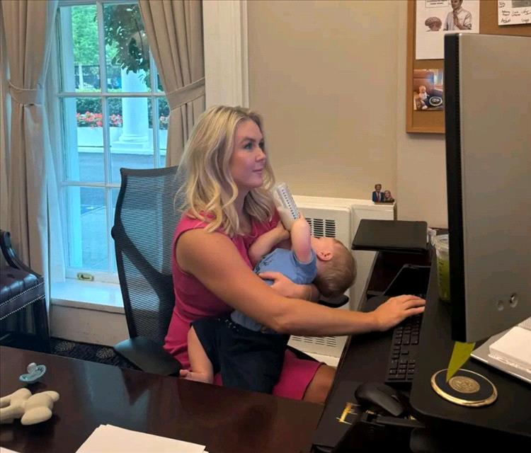  متحدثة البيت الأبيض كارولاين ليفيت تبدأ إجازة أمومة