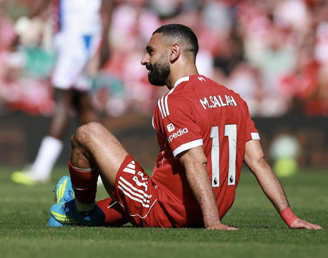 إصابة محمد صلاح تثير القلق خلال فوز ليفربول على كريستال بالاس