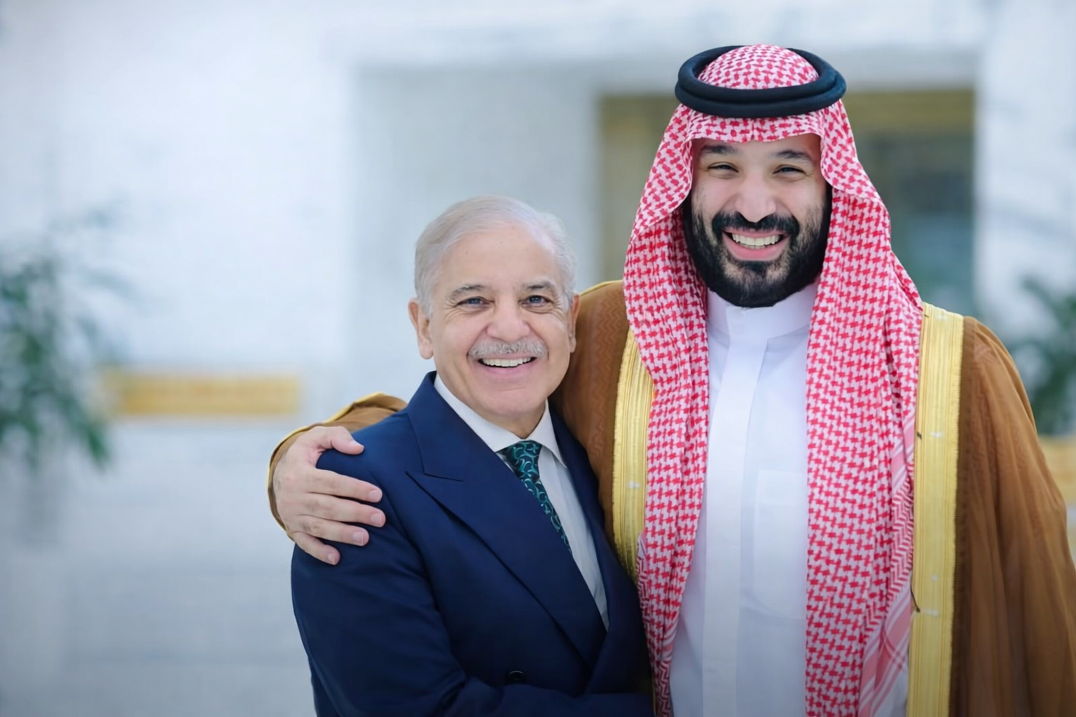 شهباز شريف: أطلعت محمد بن سلمان على جهود السلام بين واشنطن وطهران وأشيد بحكمة القيادة السعودية