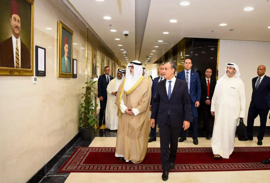 وزيرا خارجية مصر والكويت يعقدان مشاورات سياسية في القاهرة ويؤكدان عمق العلاقات الأخوية بين البلدين الشقيقين