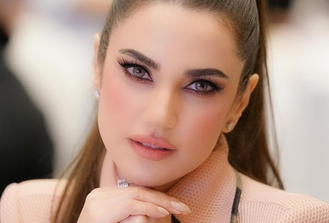 ترشيح الفنانة التونسية درة ضمن قائمة أجمل 100 وجه في العالم 2026