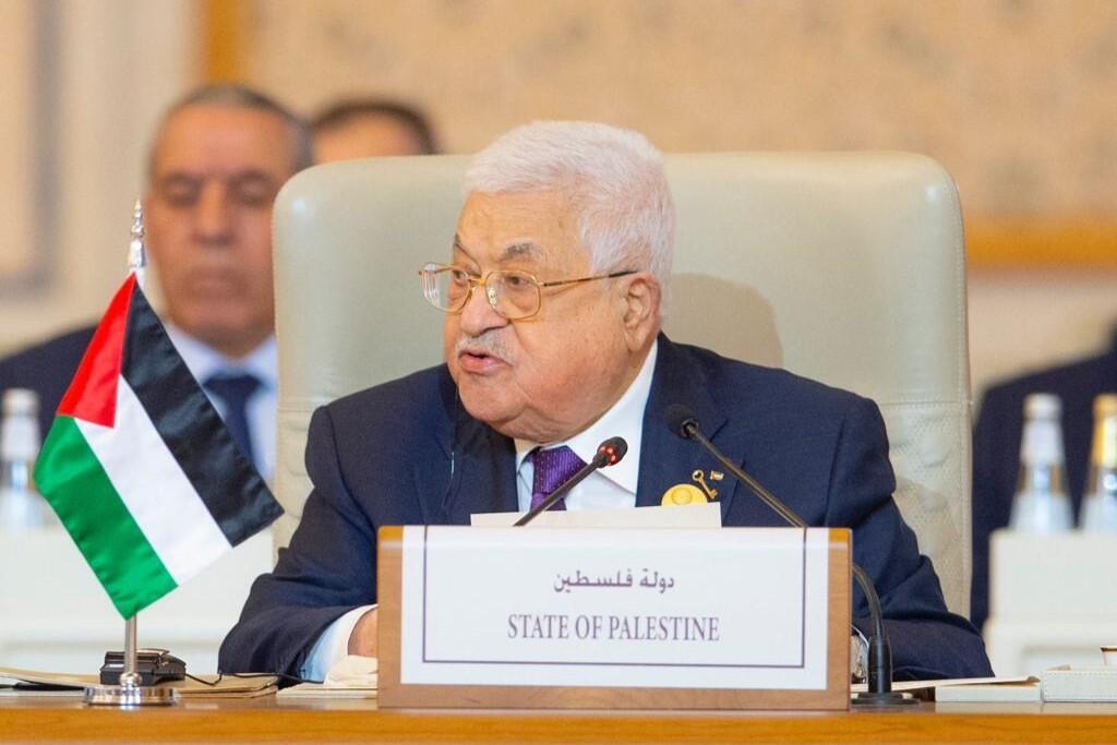 حركة فتح تجدد الثقة في محمود عباس رئيسا للحركة خلال مؤتمرها الثامن
