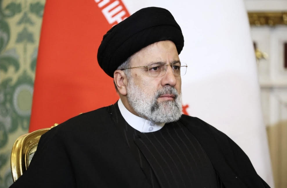 مستشار إيراني سابق يشكك في رواية سقوط مروحية الرئيس الإيراني السابق ابراهيم رئيسي
