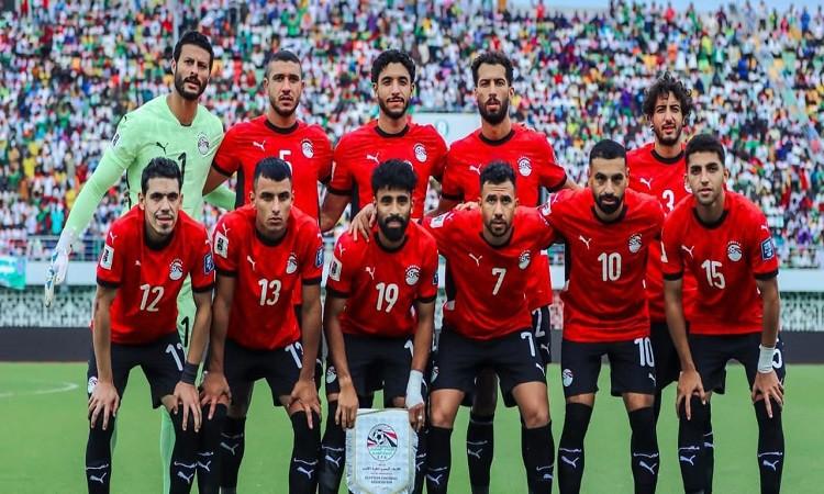 الاتحاد المصري يوضح سبب حذف النجوم من قمصان المنتخب 