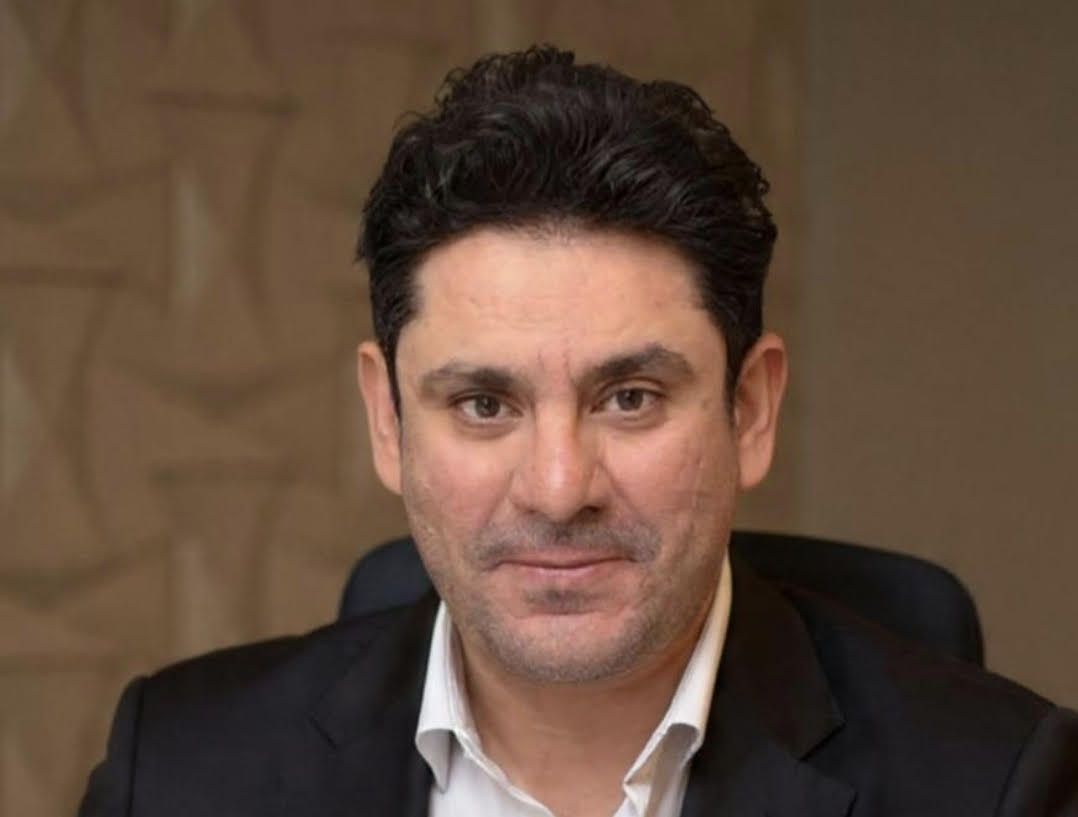 اللعب مع الصغار والألم الصامت