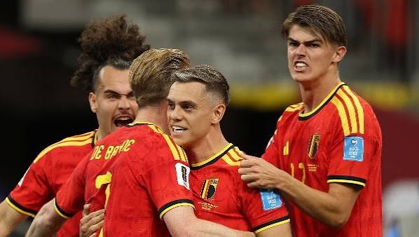 بلجيكا ترتدي الزي الأزرق أمام السنغال تضامنا مع المصابين بعمى الألوان