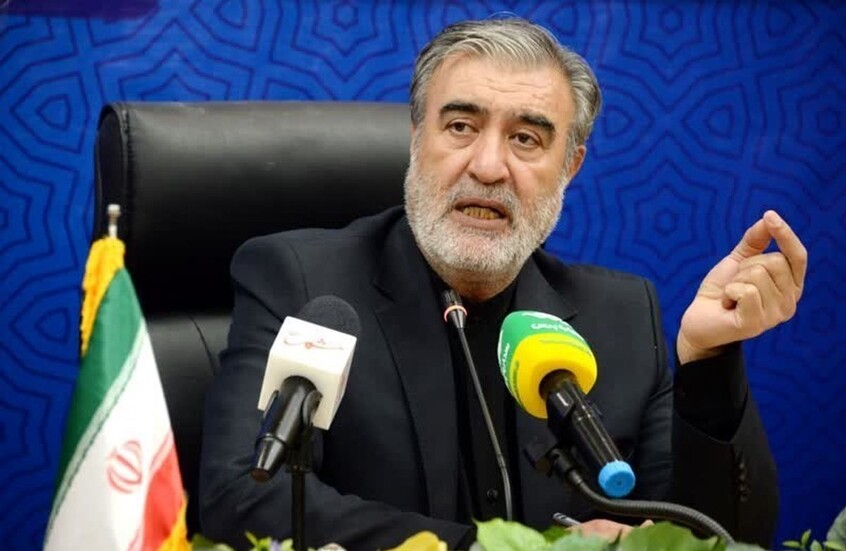 برلماني إيراني: السفن لن تدخل الخليج دون إذن طهران