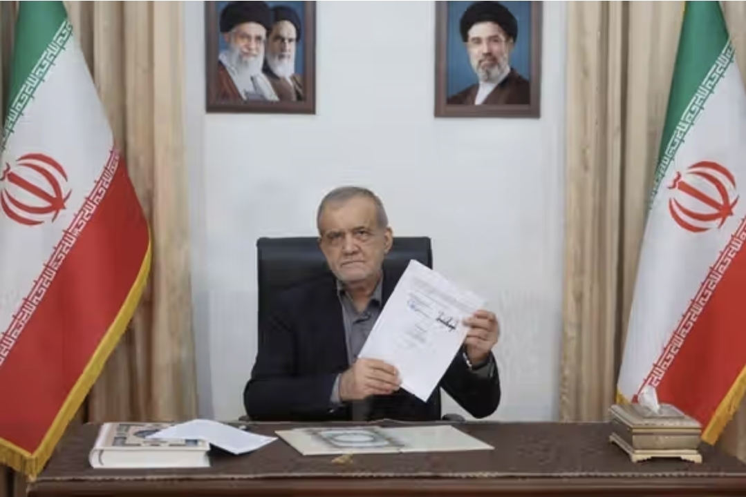 «واي نت»: إيران تراهن على كسب الوقت… وتكرار انتهاك الاتفاقات قد يدفع ترامب إلى الخيار العسكري