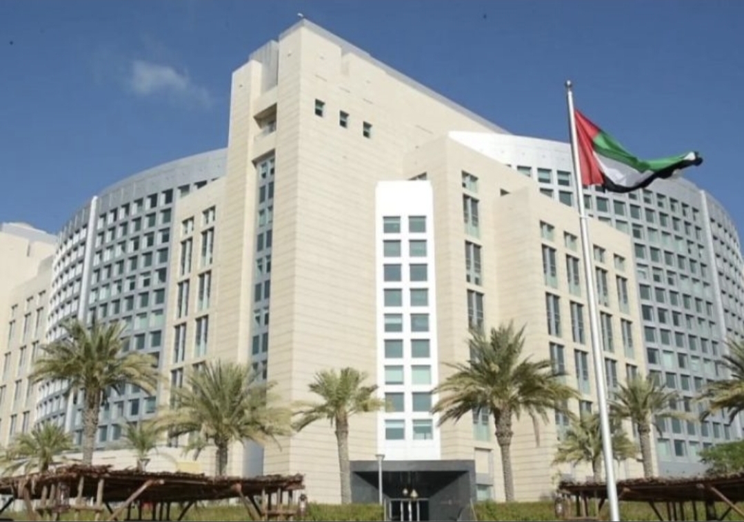 الإمارات تعلن وقف جميع التعاملات التجارية والمالية مع إيران