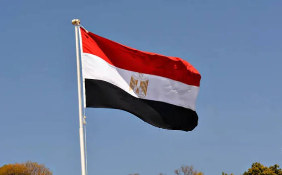 مصر تدين استهداف ناقلة «أدنوك» في مضيق هرمز وتحذر من تهديد الملاحة الدولية