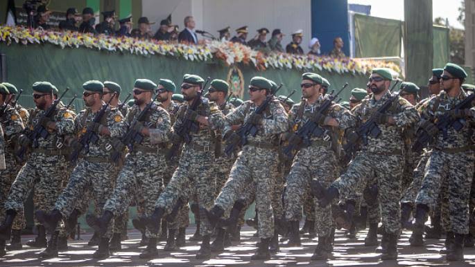 مقتل 3 خبراء مرتبطين بالحرس الثوري وإصابة قيادي حوثي في غارة مسيّرة