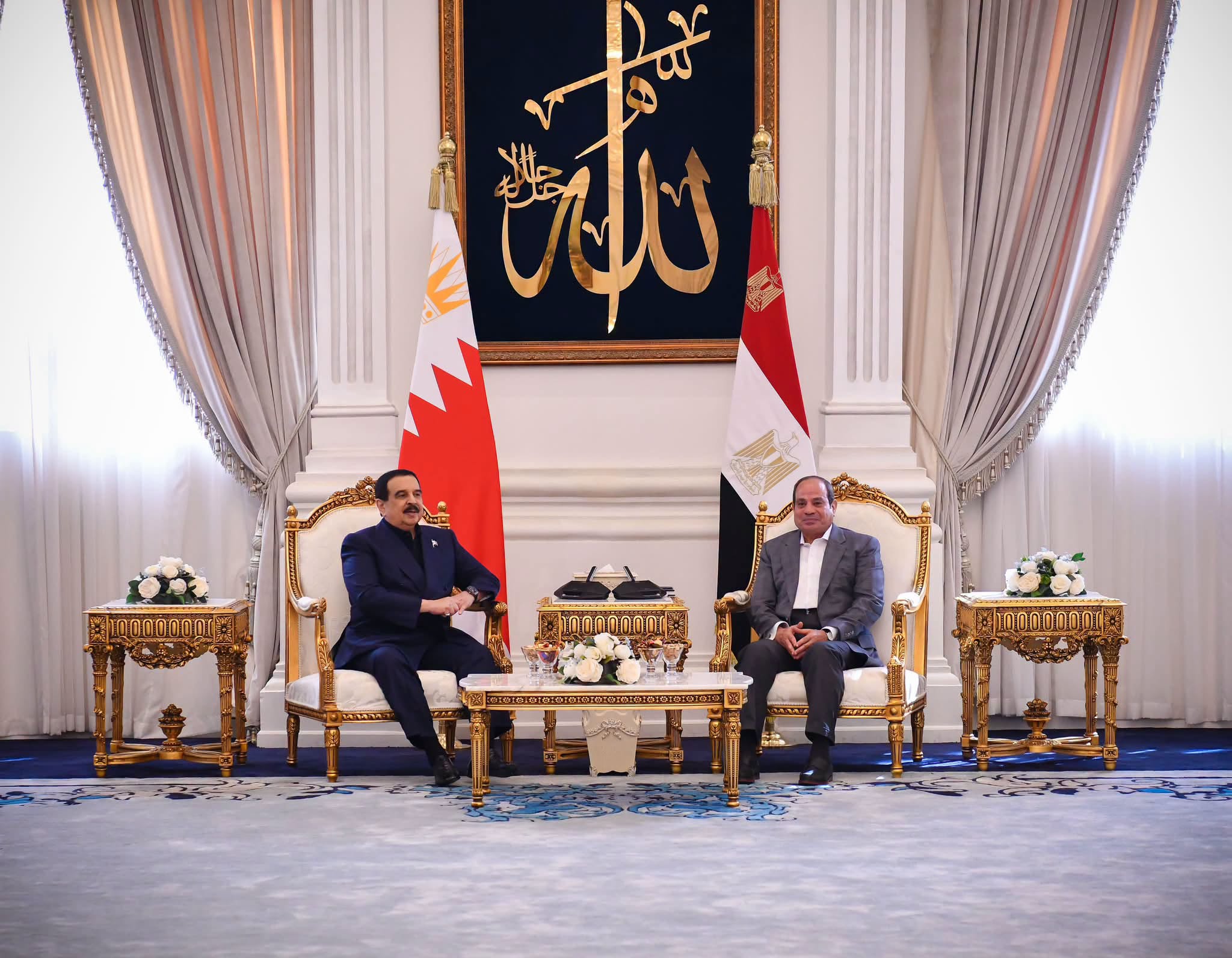 الرئيس السيسي يودع ملك البحرين في ختام زيارته لمصر