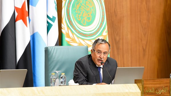 نبيل فهمي يدين استهداف خط أنابيب النفط السعودي ويؤكد تضامن الجامعة العربية مع الرياض