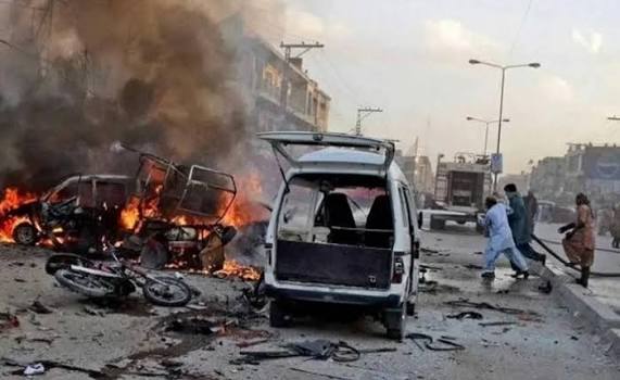 مقتل 6 جنود باكستانيين في تفجير شمال غربي البلاد ومقتل 10 مسلحين في عمليات أمنية