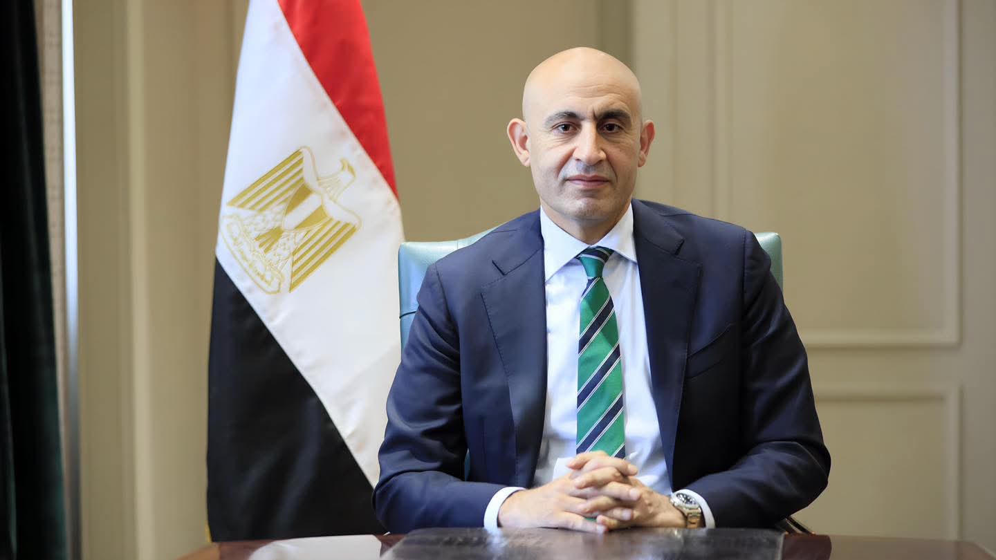 «التربية والتعليم» تشدد عقوبة تصوير المعلمين… فصل الطالب عاما دراسيا كاملا