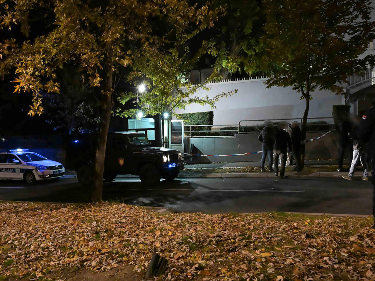 مقتل قاصر برصاص الشرطة أمام السفارة الإسرائيلية في بلجراد وصربيا ترفع التأهب الإرهابي