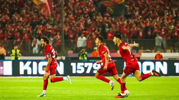 الأهلي يحسم القمة 133 بثنائية في شباك الزمالك ويتصدر الدوري مؤقتا