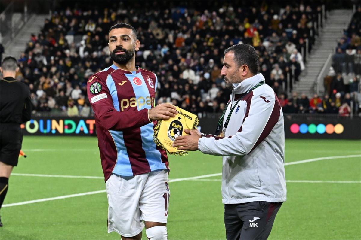 محمد صلاح يتألق بهدف وصناعة في فوز طرابزون سبور برباعية بدوري المؤتمر الأوروبي